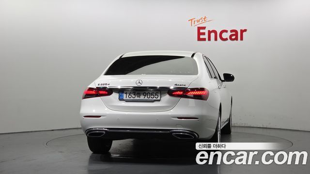 Mercedes-Benz E-Class (W213) E220d 4MATIC Exclusive 2021 — фото 4