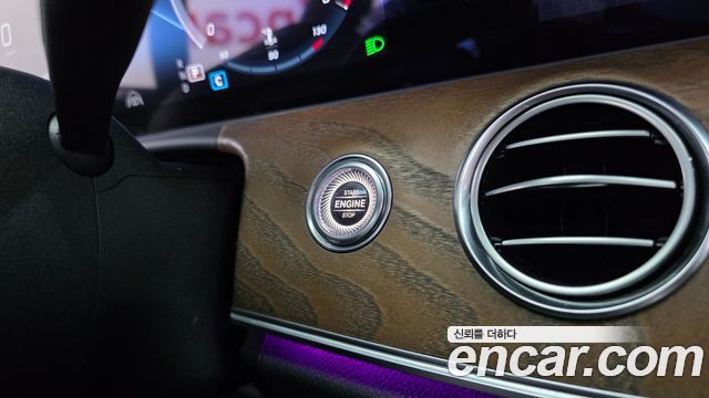 Mercedes-Benz E-Class (W213) E220d 4MATIC Exclusive 2021 — фото 18