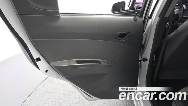 Chevrolet Spark Spark S LT 2014 — фото 25