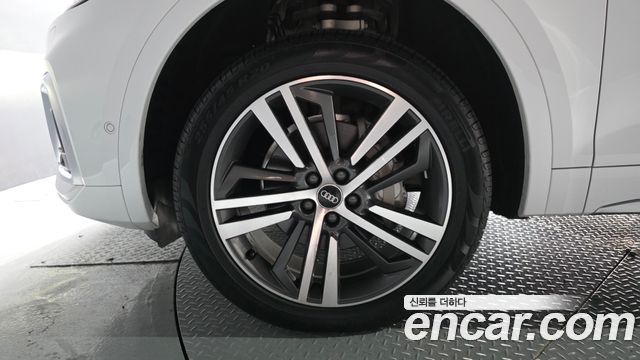 Audi Q5 (FY) 45 TFSI Quattro Premium 2023 — фото 5