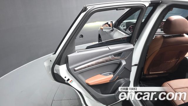 Audi Q5 (FY) 45 TFSI Quattro Premium 2023 — фото 25