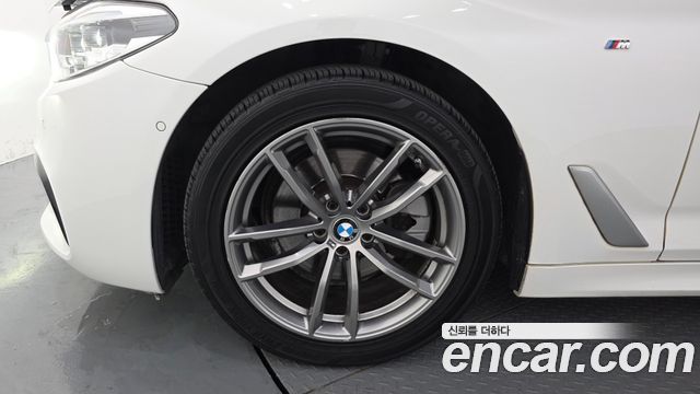 BMW 5 Series (G30) 520d xDrive M Sport Package Plus 2018 — фото 5
