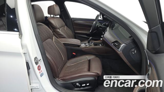 BMW 5 Series (G30) 520d xDrive M Sport Package Plus 2018 — фото 11