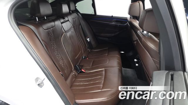 BMW 5 Series (G30) 520d xDrive M Sport Package Plus 2018 — фото 12
