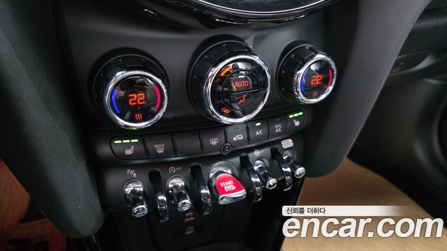 MINI Cooper S Convertible JCW 3rd 2024 — фото 18
