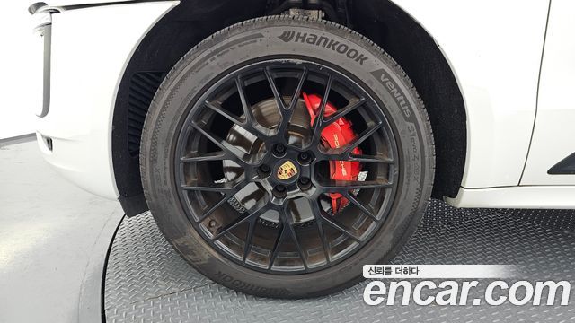 Porsche Macan 3.0 GTS 95B 2018 — фото 5