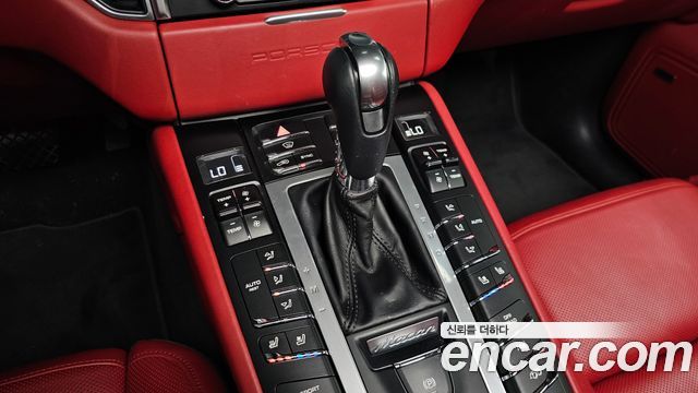 Porsche Macan 3.0 GTS 95B 2018 — фото 9