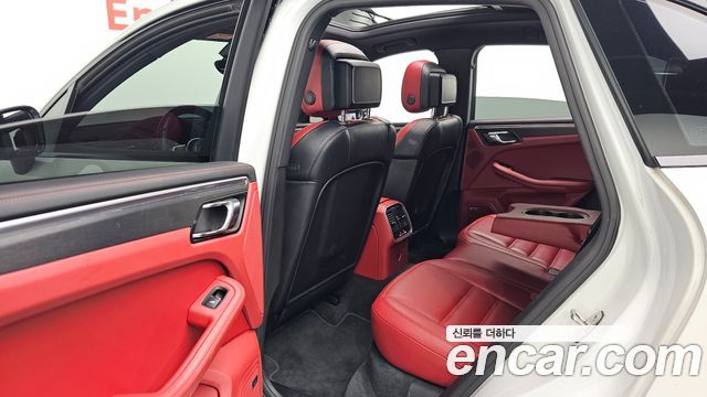 Porsche Macan 3.0 GTS 95B 2018 — фото 12