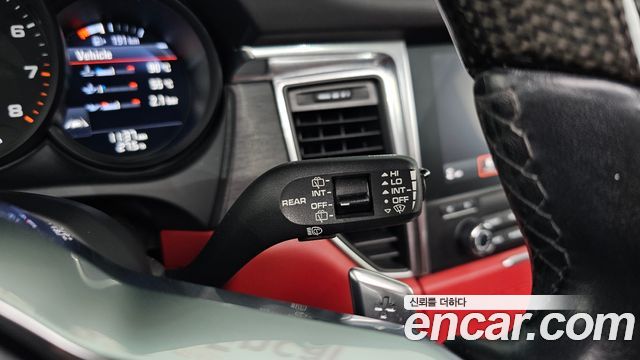 Porsche Macan 3.0 GTS 95B 2018 — фото 16