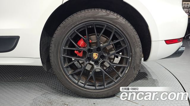 Porsche Macan 3.0 GTS 95B 2018 — фото 21