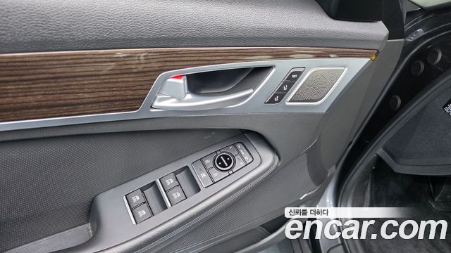 Genesis G80 3.3 GDI AWD Premium Luxury 2018 — фото 19