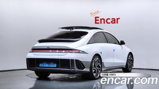 Hyundai Ioniq 6 Long Range Exclusive + 2023 — фото 2