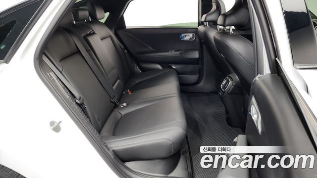 Hyundai Ioniq 6 Long Range Exclusive + 2023 — фото 11