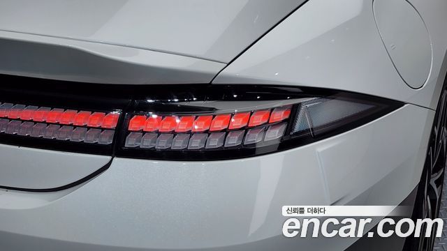Hyundai Ioniq 6 Long Range Exclusive + 2023 — фото 23