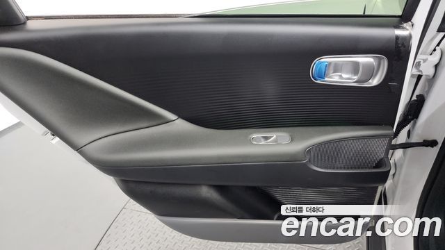 Hyundai Ioniq 6 Long Range Exclusive + 2023 — фото 25