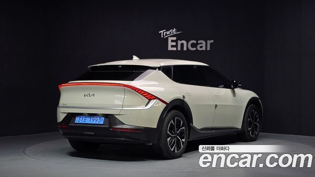 Kia EV6 Standard Air 2023 — фото 2