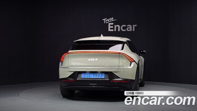 Kia EV6 Standard Air 2023 — фото 4