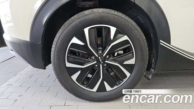 Kia EV6 Standard Air 2023 — фото 5