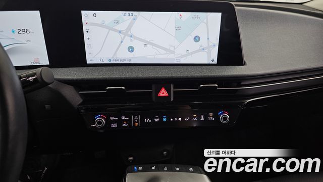 Kia EV6 Standard Air 2023 — фото 14