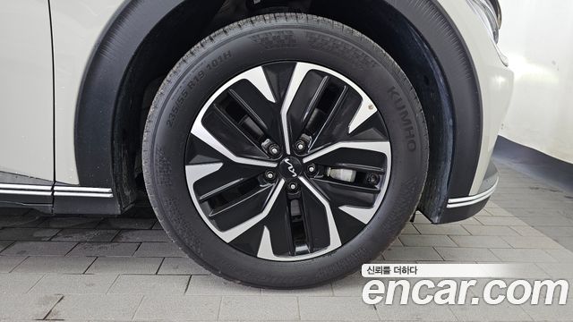 Kia EV6 Standard Air 2023 — фото 21
