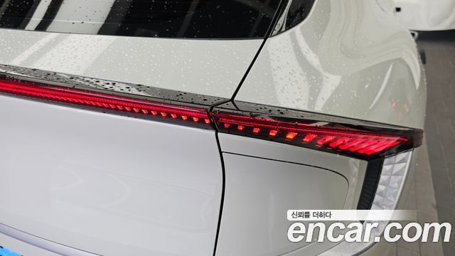 Kia EV6 Standard Air 2023 — фото 23