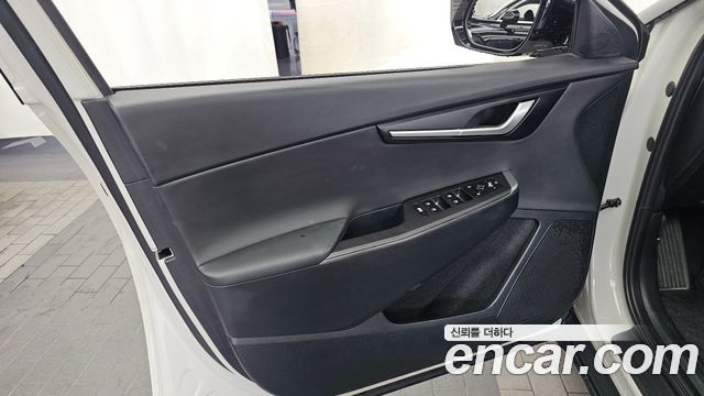 Kia EV6 Standard Air 2023 — фото 24