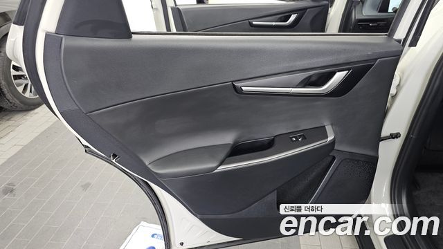 Kia EV6 Standard Air 2023 — фото 25