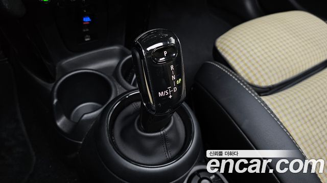 MINI Cooper S 5Door Resolute Edition 3rd Gen 2023 — фото 9