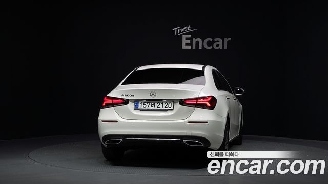 Mercedes-Benz A-Class (W177) A200d Sedan 2021 — фото 4