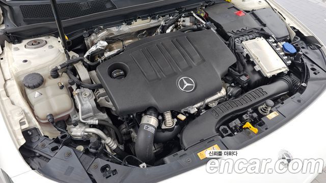 Mercedes-Benz A-Class (W177) A200d Sedan 2021 — фото 6