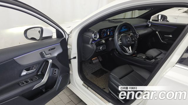 Mercedes-Benz A-Class (W177) A200d Sedan 2021 — фото 10