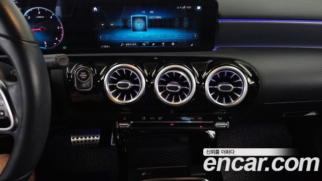 Mercedes-Benz A-Class (W177) A200d Sedan 2021 — фото 14