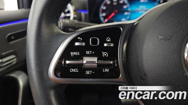 Mercedes-Benz A-Class (W177) A200d Sedan 2021 — фото 18