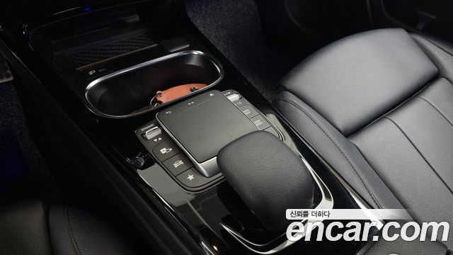 Mercedes-Benz A-Class (W177) A200d Sedan 2021 — фото 19