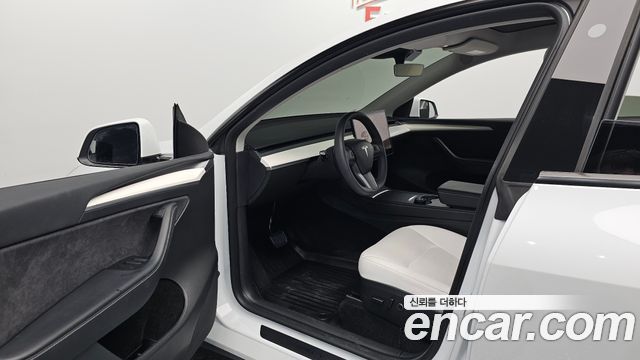 Tesla Model Y RWD 2024 — фото 10