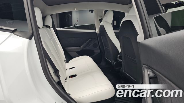 Tesla Model Y RWD 2024 — фото 11