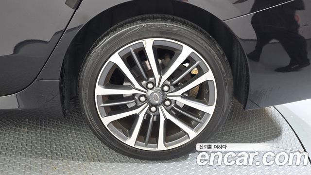 Renault Korea SM7 Nova LPLI 2.0 LPe Disabled 2017 — фото 27