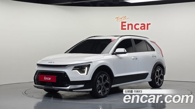 Kia Niro Signature 2022 — фото 1