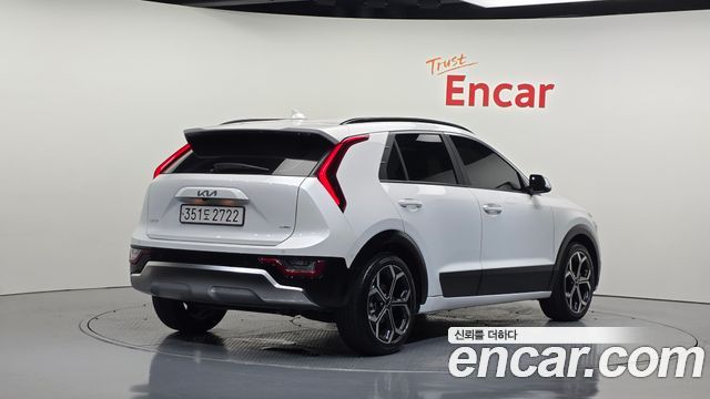 Kia Niro Signature 2022 — фото 2