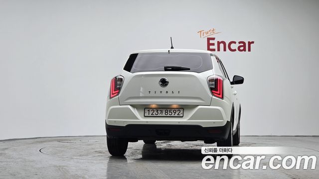 KG Mobility (SsangYong) Very New Tivoli Gasoline 1.5 2WD V1 2021 — фото 4