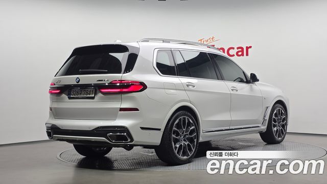 BMW X7 (G07) xDrive 40i M Sport 7STR 2024 — фото 2