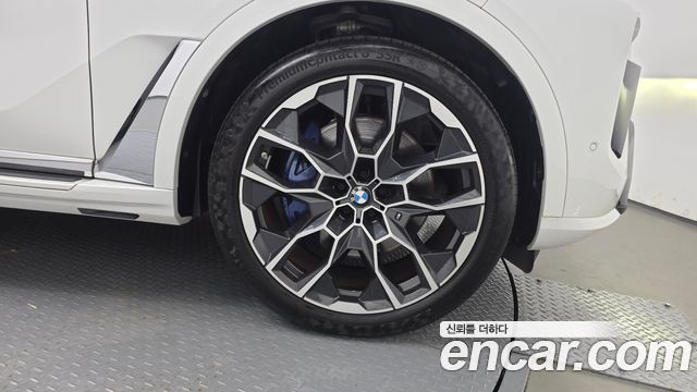 BMW X7 (G07) xDrive 40i M Sport 7STR 2024 — фото 21