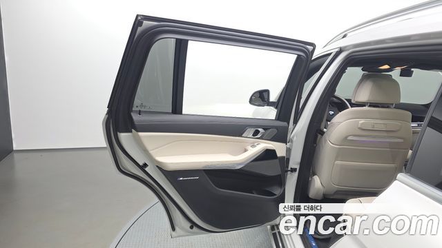BMW X7 (G07) xDrive 40i M Sport 7STR 2024 — фото 25