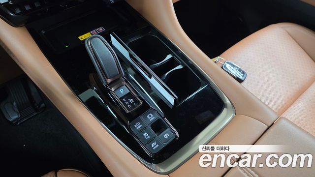 Toyota Alphard (IV) 2.5 HEV Executive AWD 2024 — фото 9