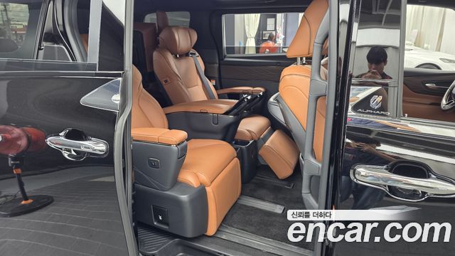 Toyota Alphard (IV) 2.5 HEV Executive AWD 2024 — фото 12