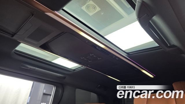 Toyota Alphard (IV) 2.5 HEV Executive AWD 2024 — фото 18