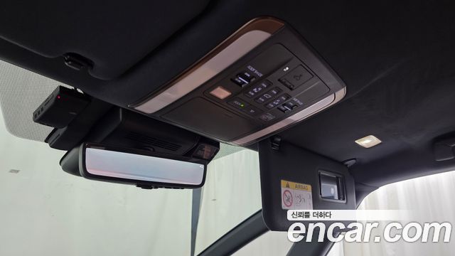 Toyota Alphard (IV) 2.5 HEV Executive AWD 2024 — фото 27