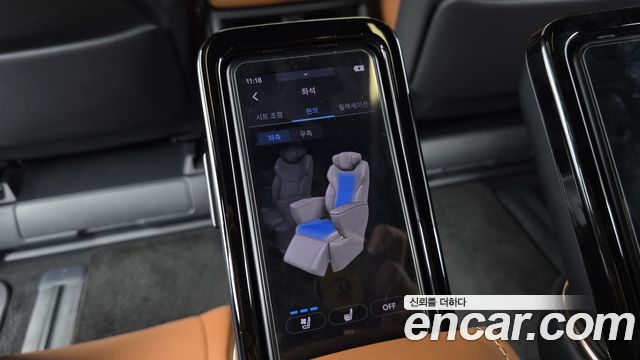 Toyota Alphard (IV) 2.5 HEV Executive AWD 2024 — фото 32