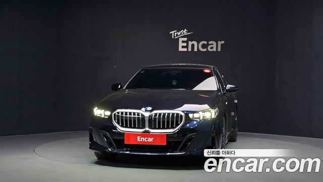 BMW 5 Series (G60) 530e xDrive M Sport 2025 — фото 3