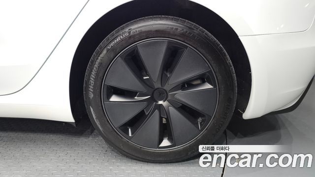 Tesla Model 3 Long Range AWD 2024 — фото 21